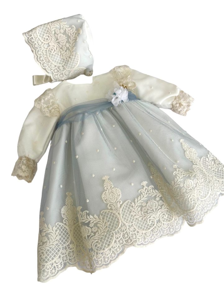 Ponto por Ponto Abito in tulle con coulotte e cuffietta